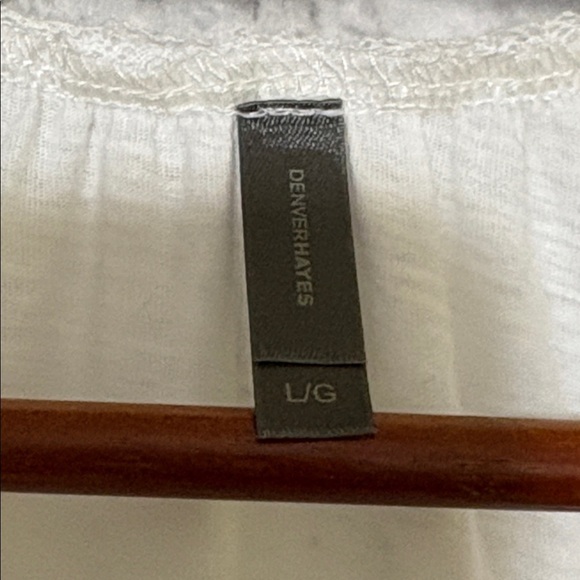 Denver Hayes White Blouse with lace detailing size large - Picture 2 of 8